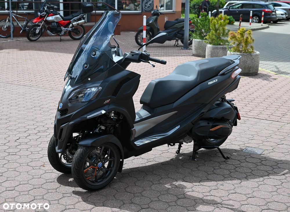 Piaggio MP-3 - 5
