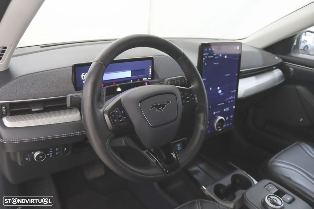 Ford Mustang Mach-E - 4