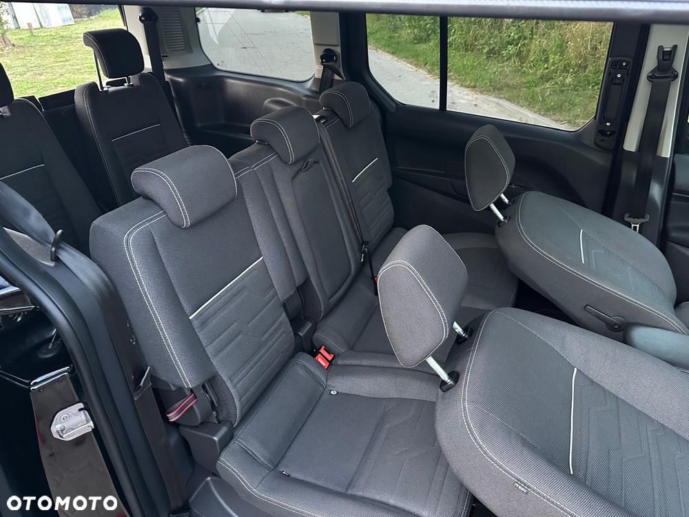 Ford Tourneo Connect Grand - 22