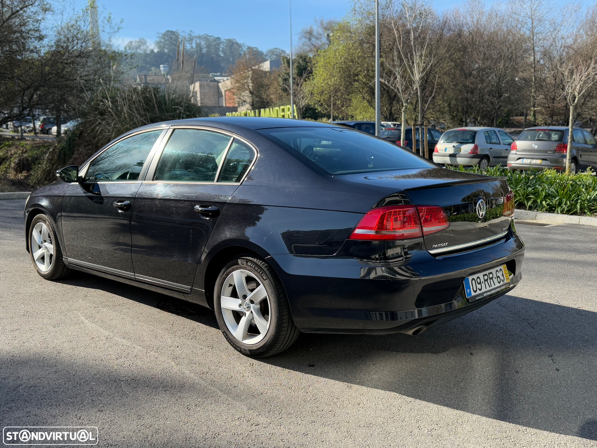 VW Passat 1.6 TDI BlueMotion Highline - 4