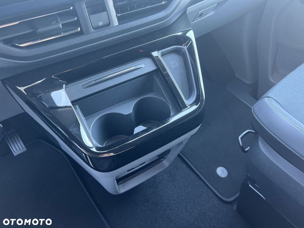 Ford Tourneo Custom - 15