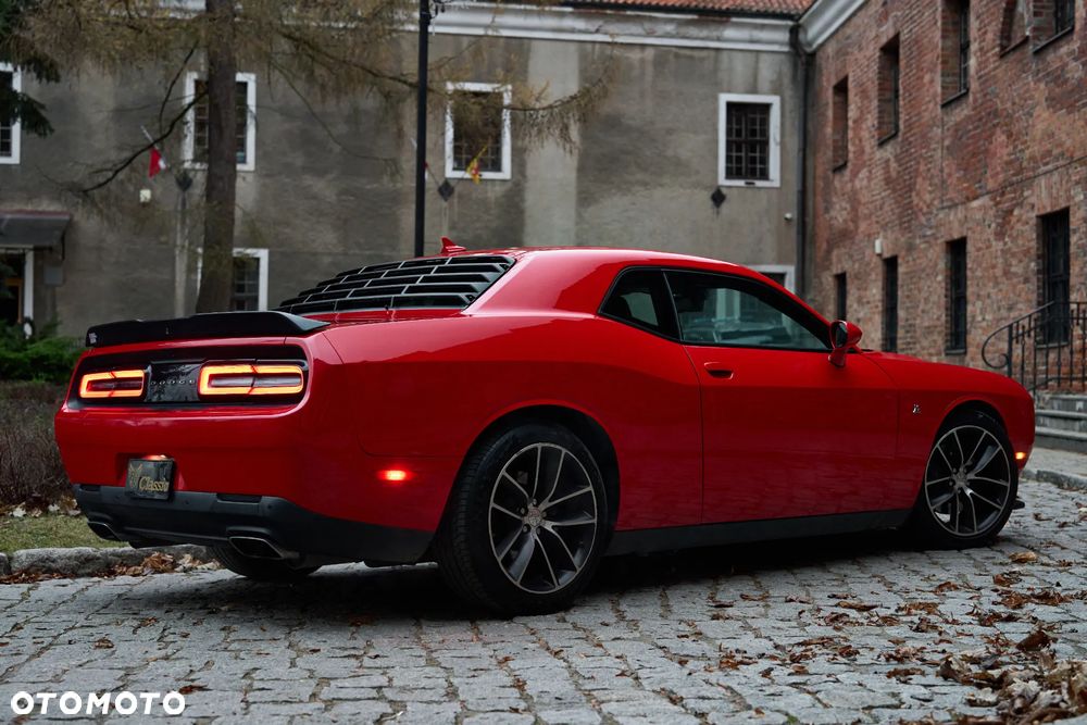 Dodge Challenger - 34