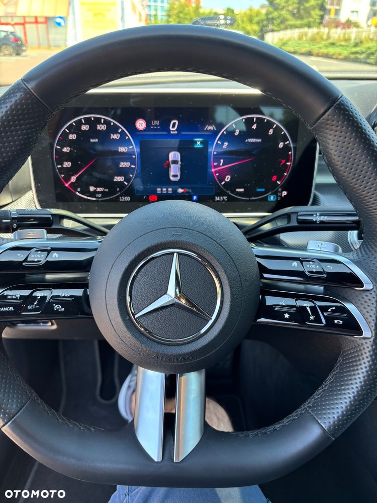 Mercedes-Benz Klasa C 180 mHEV AMG - 18