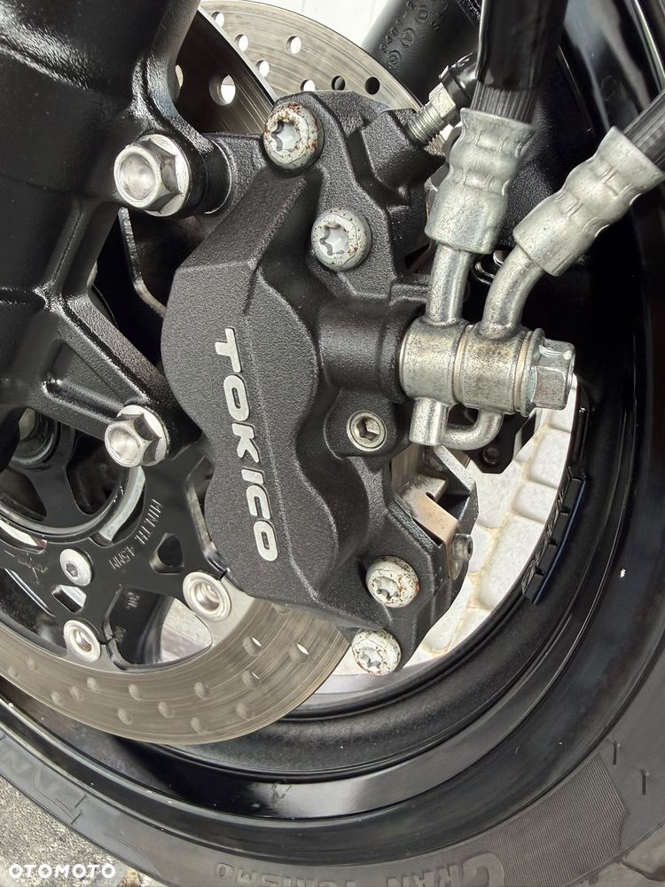 Suzuki GSX - 38