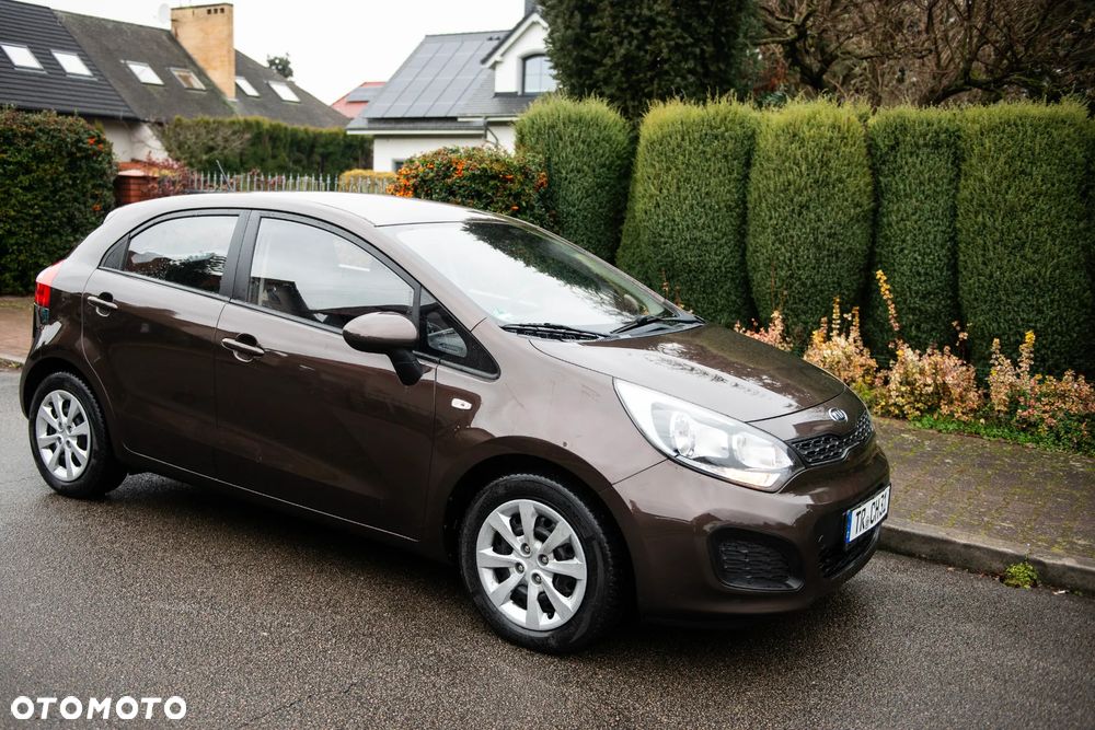 Kia Rio 1.2 Business Line - 11