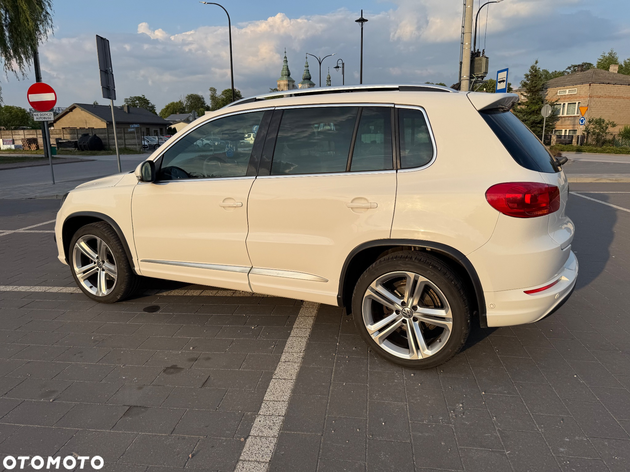 Volkswagen Tiguan 2.0 TDI 4Mot R-Style DSG - 32