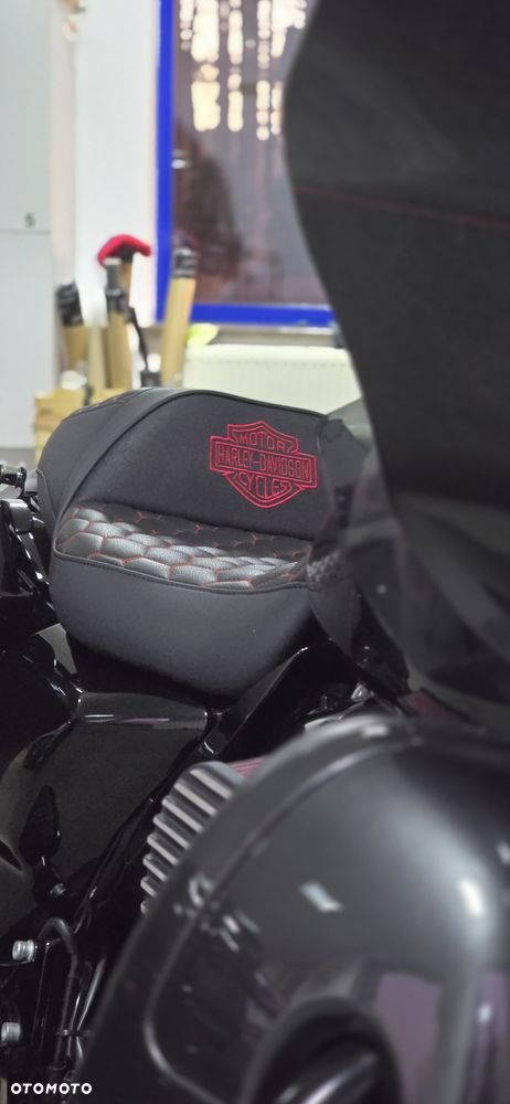 Harley-Davidson Touring Road Glide - 12