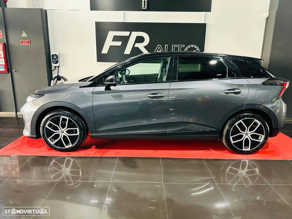 MG MG4 64 kWh Luxury - 12