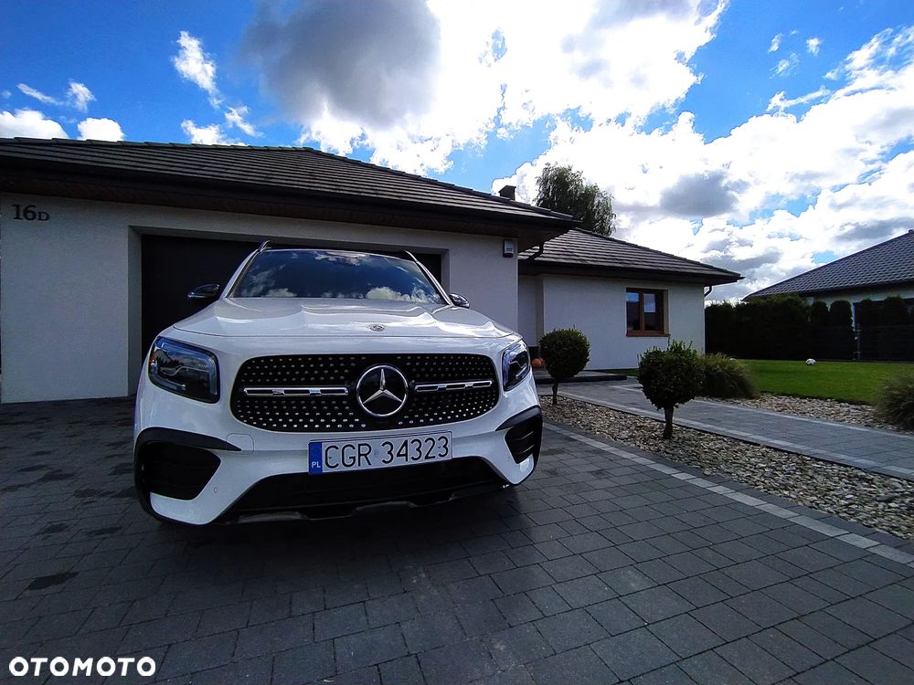 Mercedes-Benz GLB 250 4-Matic AMG Line 8G-DCT - 3