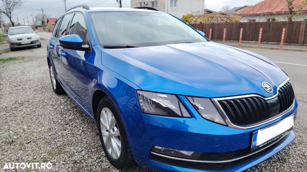 Skoda Octavia Combi 2.0 TDI DSG Style - 2