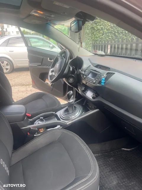 Kia Sportage 2.0 CRDI AWD Spirit - 8