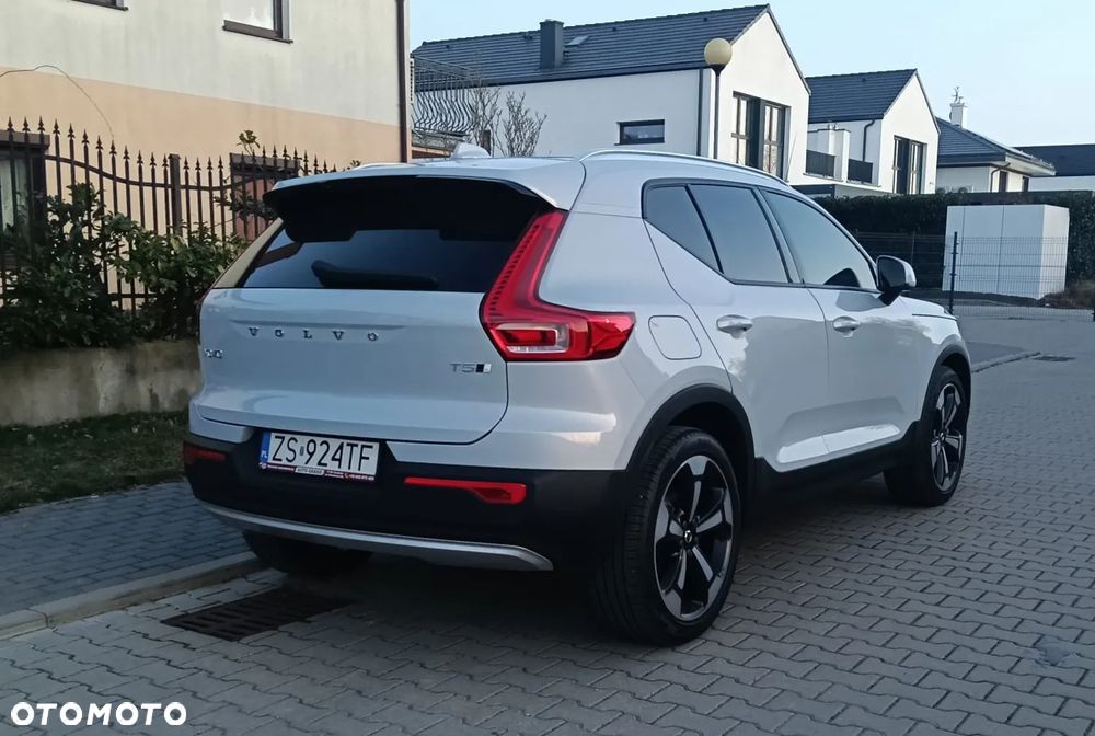 Volvo XC 40 T5 AWD Geartronic Momentum - 6