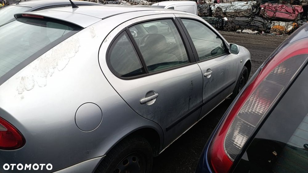 36007 Seat Leon I model od 99-06 2000 rok silnik 1.6 16V 105 km AZD skrzynia ERT lakier LS7N - 11