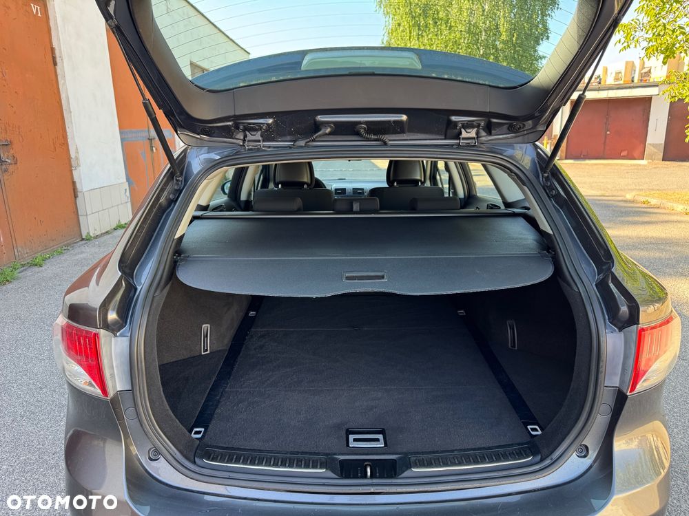 Toyota Avensis 1.6 Luna - 14