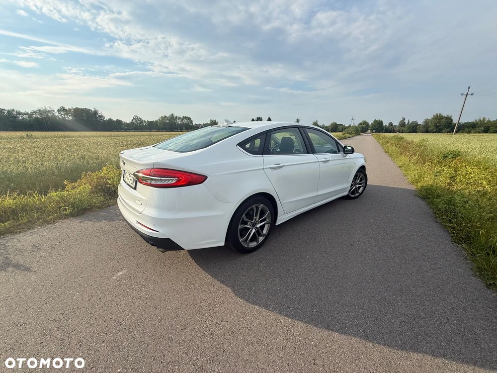 Ford Fusion - 9