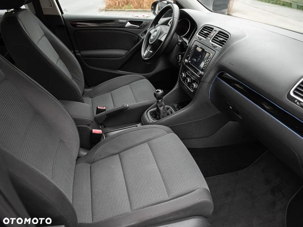 Volkswagen Golf - 25