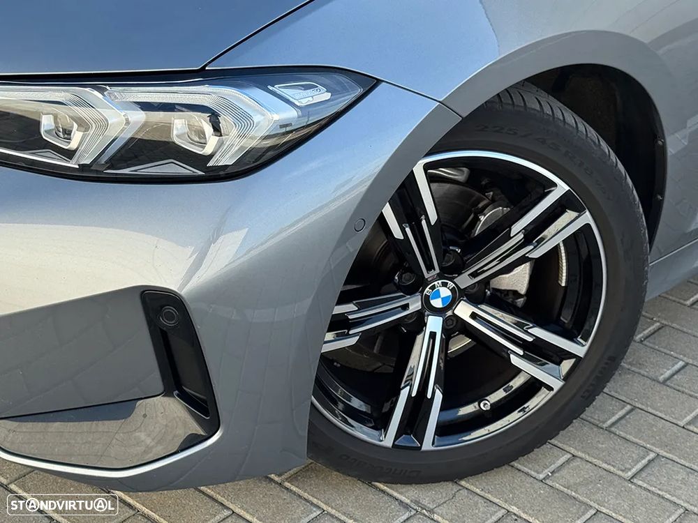 BMW 320 d Touring Pack Desportivo M Auto - 6