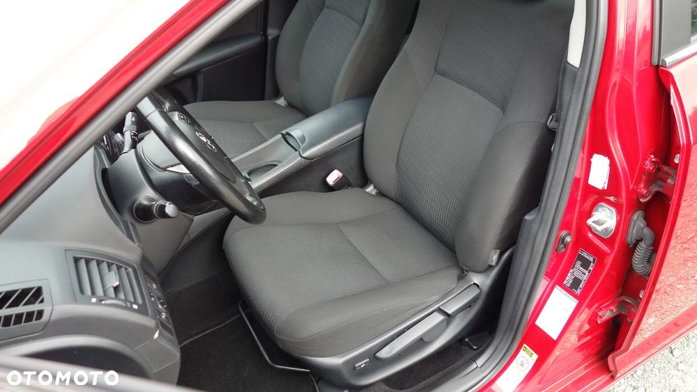 Toyota Avensis 1.8 Sol - 16