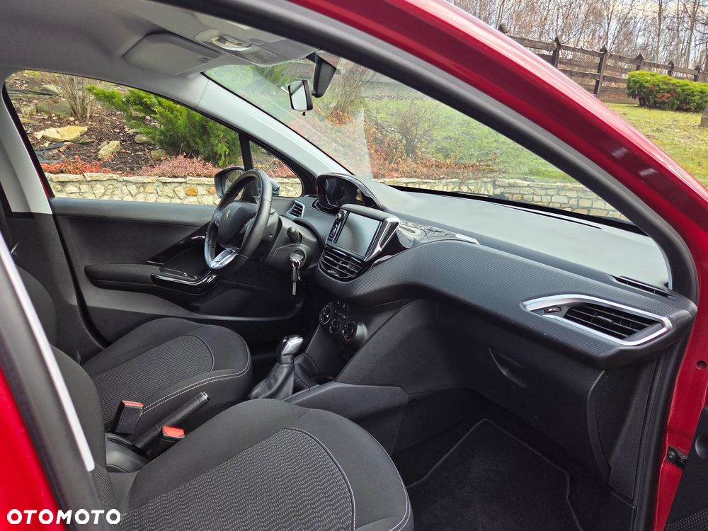 Peugeot 208 1.2 PureTech Style - 17