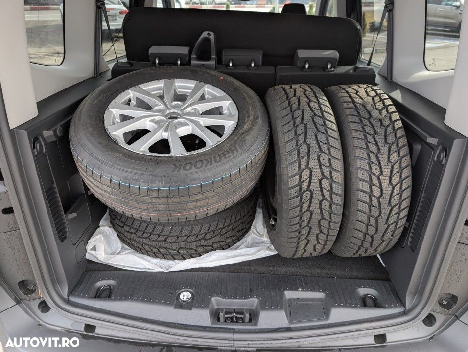 Ford Tourneo Courier 1.0 EcoBoost Titanium - 29