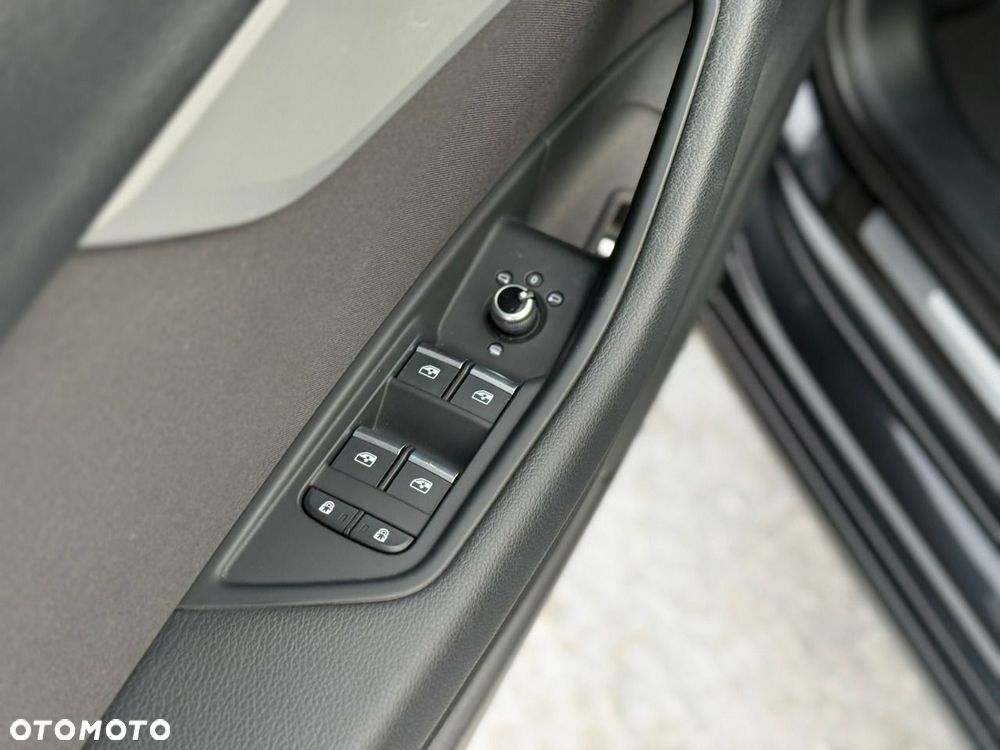 Audi A4 Avant 35 TFSI S tronic S line - 27
