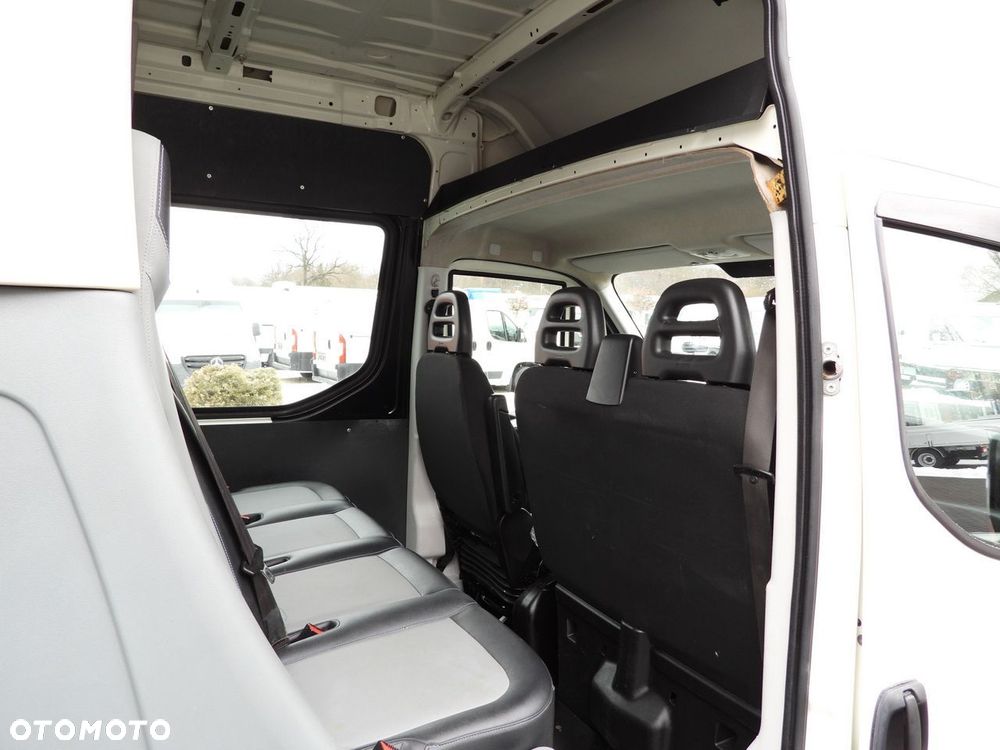 Iveco DAILY 35S14 FURGON BRYGADÓWKA 7 MIEJSC TEMPOMAT  140KM - 41