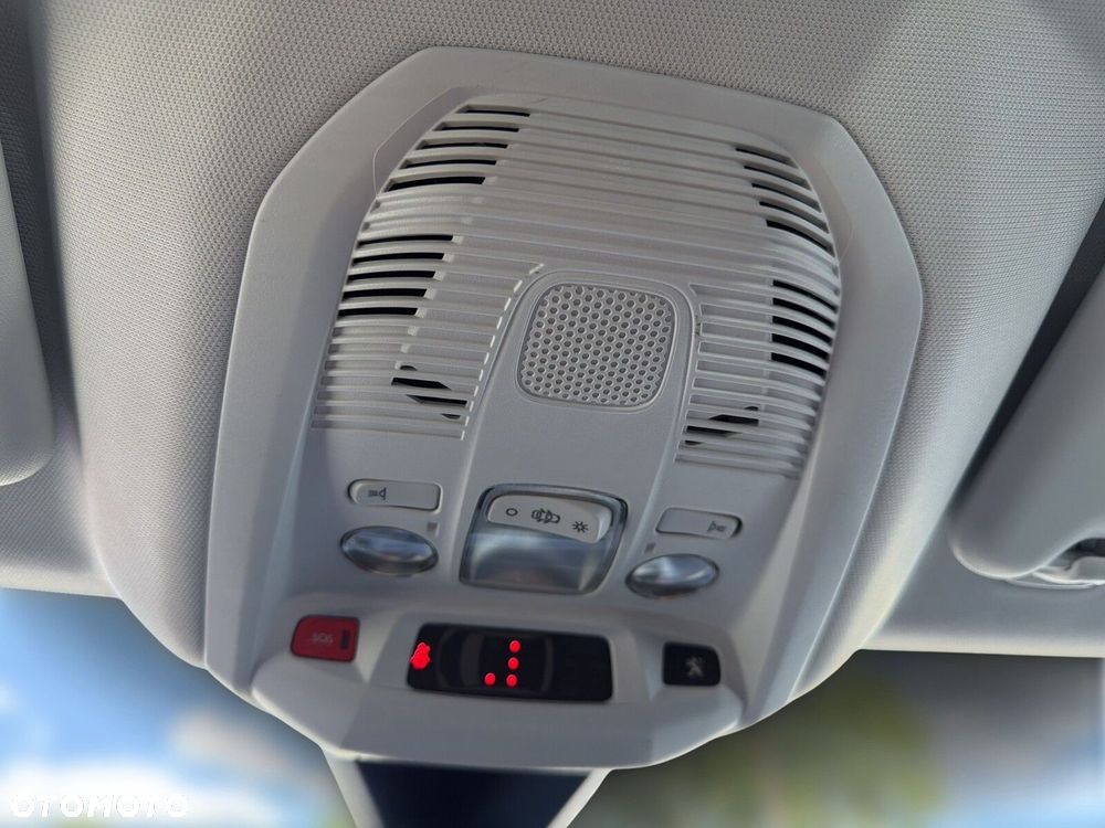 Peugeot 3008 1.5 BlueHDi Allure Pack S&S EAT8 - 25