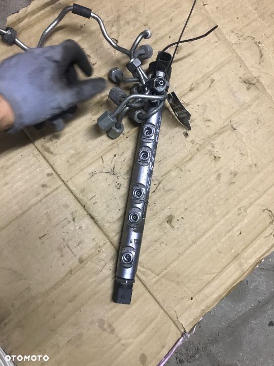 LISTWA WTRYSKOWA Z CZUJNIKIEM BMW X1 E84 0281002738 0445214184 - 1