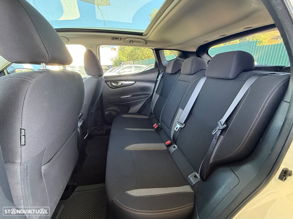 Nissan Qashqai 1.5 dCi N-Connecta Business - 16