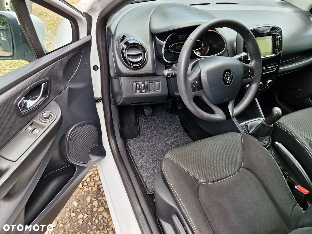 Renault Clio 1.2 16V 75 LIMITED - 17
