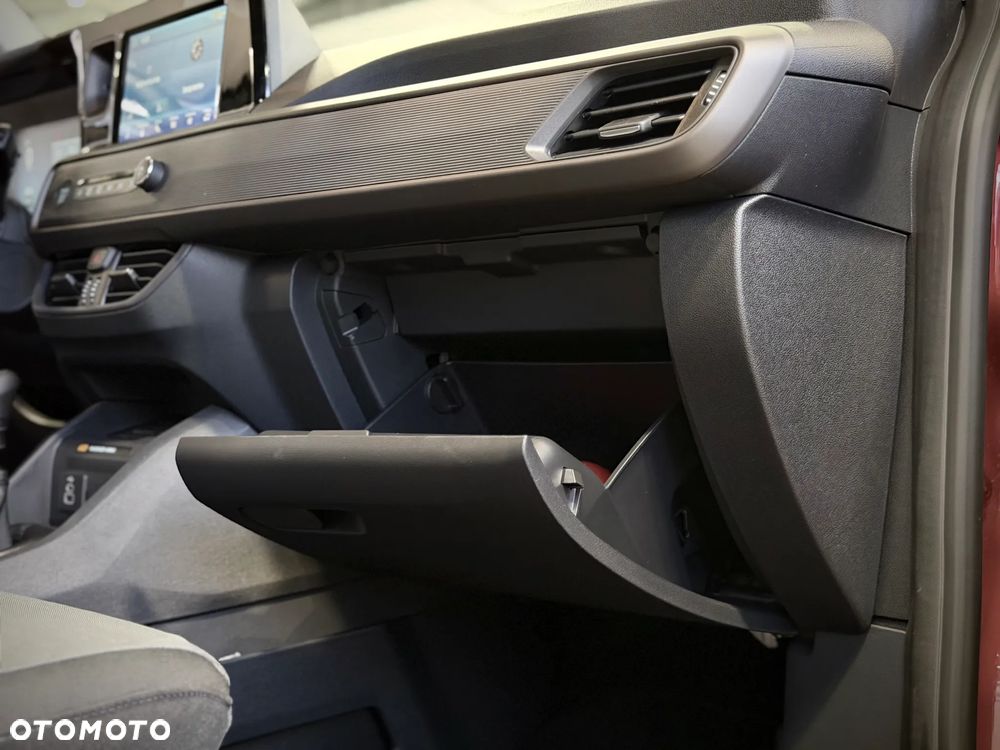 Ford Tourneo Courier 1.0 EcoBoost Titanium - 23