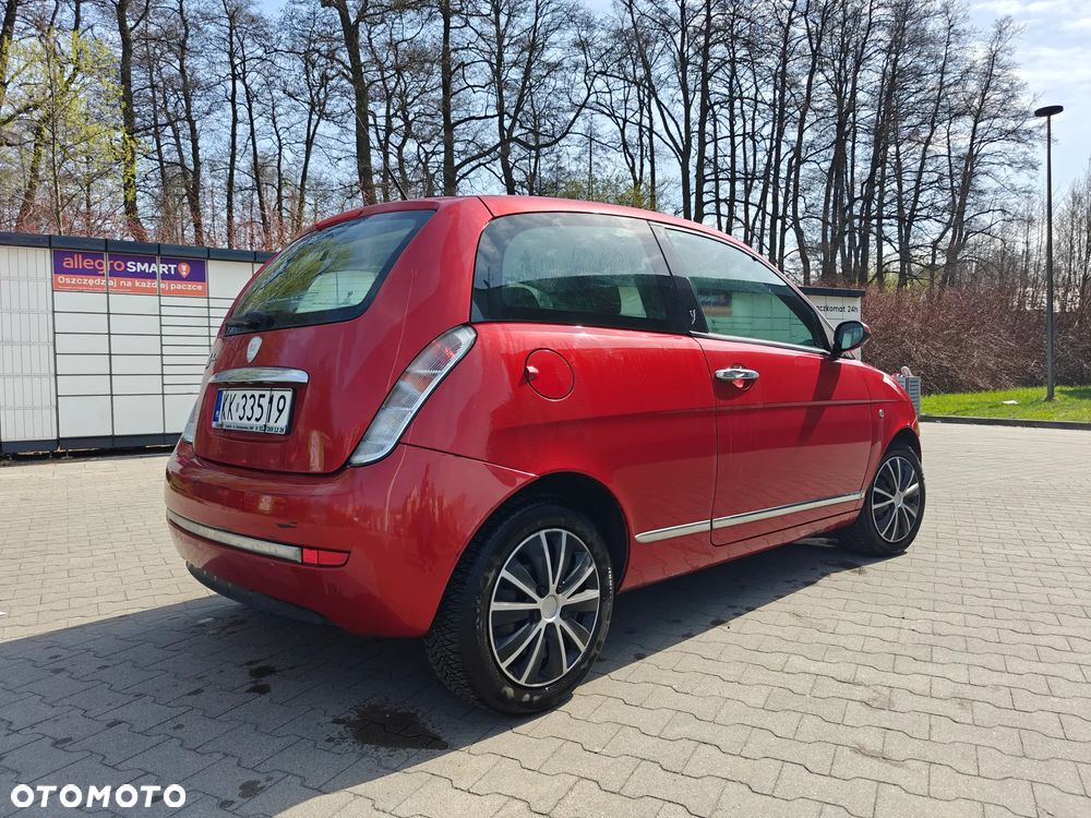 Lancia Ypsilon 1.4 16V Class - 11