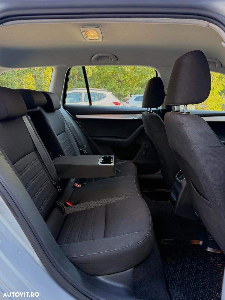 Skoda Octavia 1.6 TDI DSG Ambition - 16