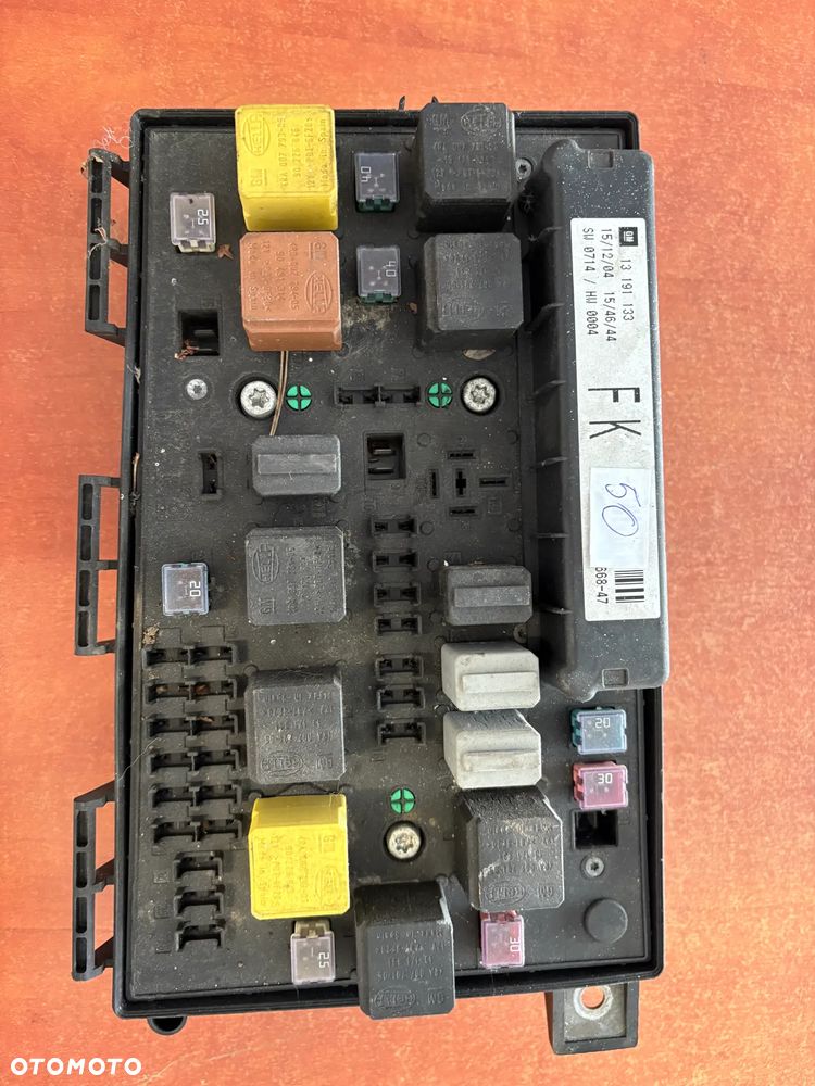 SKRZYNKA BEZPIECZNIKÓW OPEL ASTRA H 13191133FK 5DK008668-47 - 1
