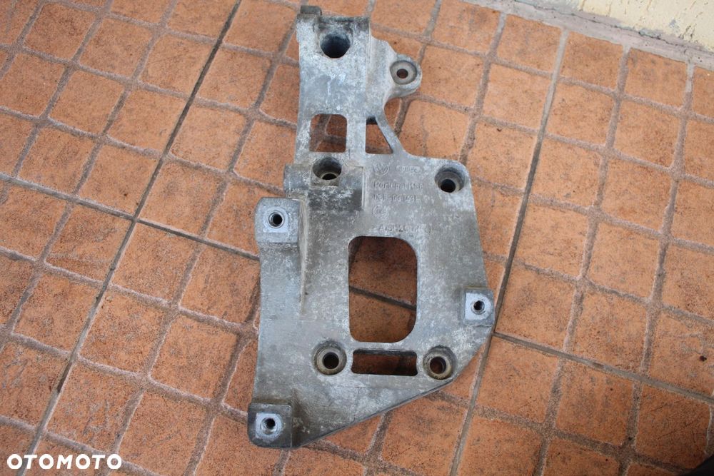 ŁAPA PODSTAWA ALTERNATORA VW GOLF V 1.6 06F903143F - 1