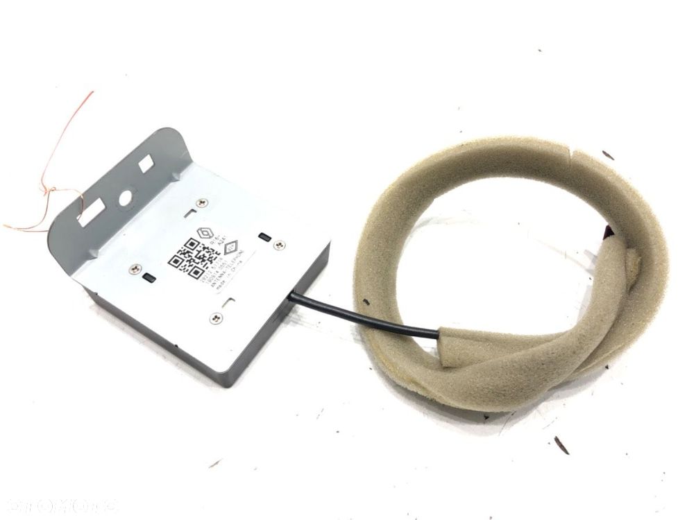 ANTENA GPS  RENAULT CLIO V (B7_) 2019 - 2022 1.0 TCe 100 (B7MT) 74 kW [101 KM] benzyna 2019 - 2022 - 2
