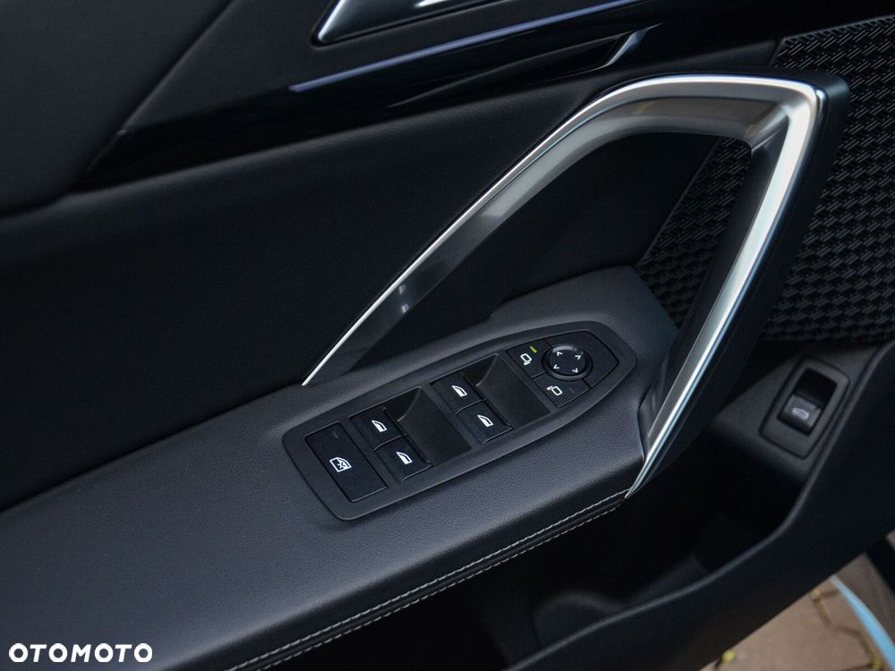 BMW iX1 xDrive30 66.5kWh - 17