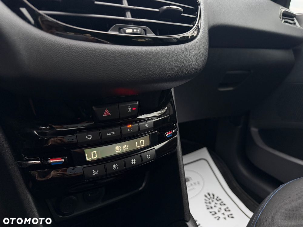 Peugeot 208 PureTech 82 Stop & Start Signature - 8