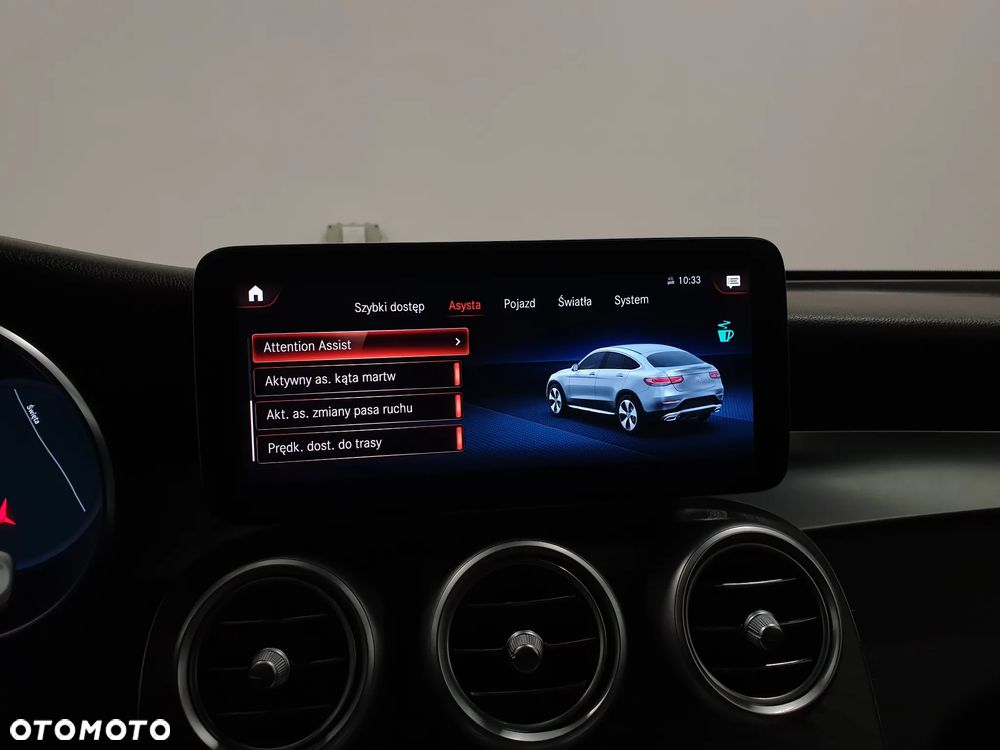 Mercedes-Benz GLC 220 d 4Matic 9G-TRONIC AMG Line Plus - 24