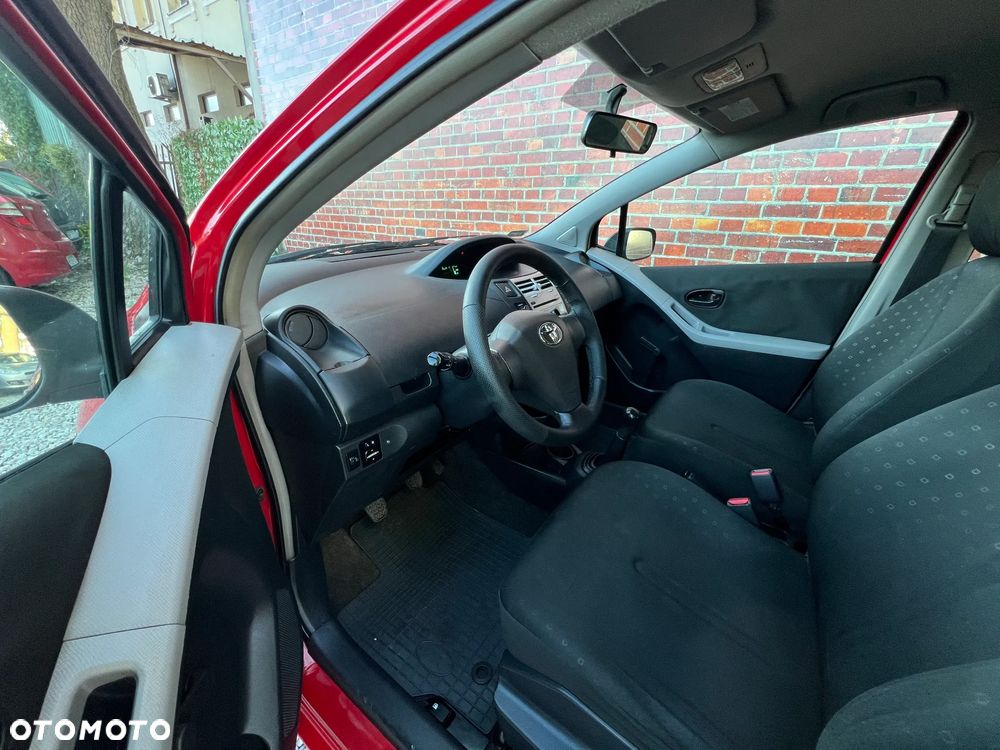 Toyota Yaris - 8