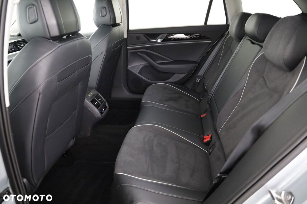Volkswagen Passat - 12