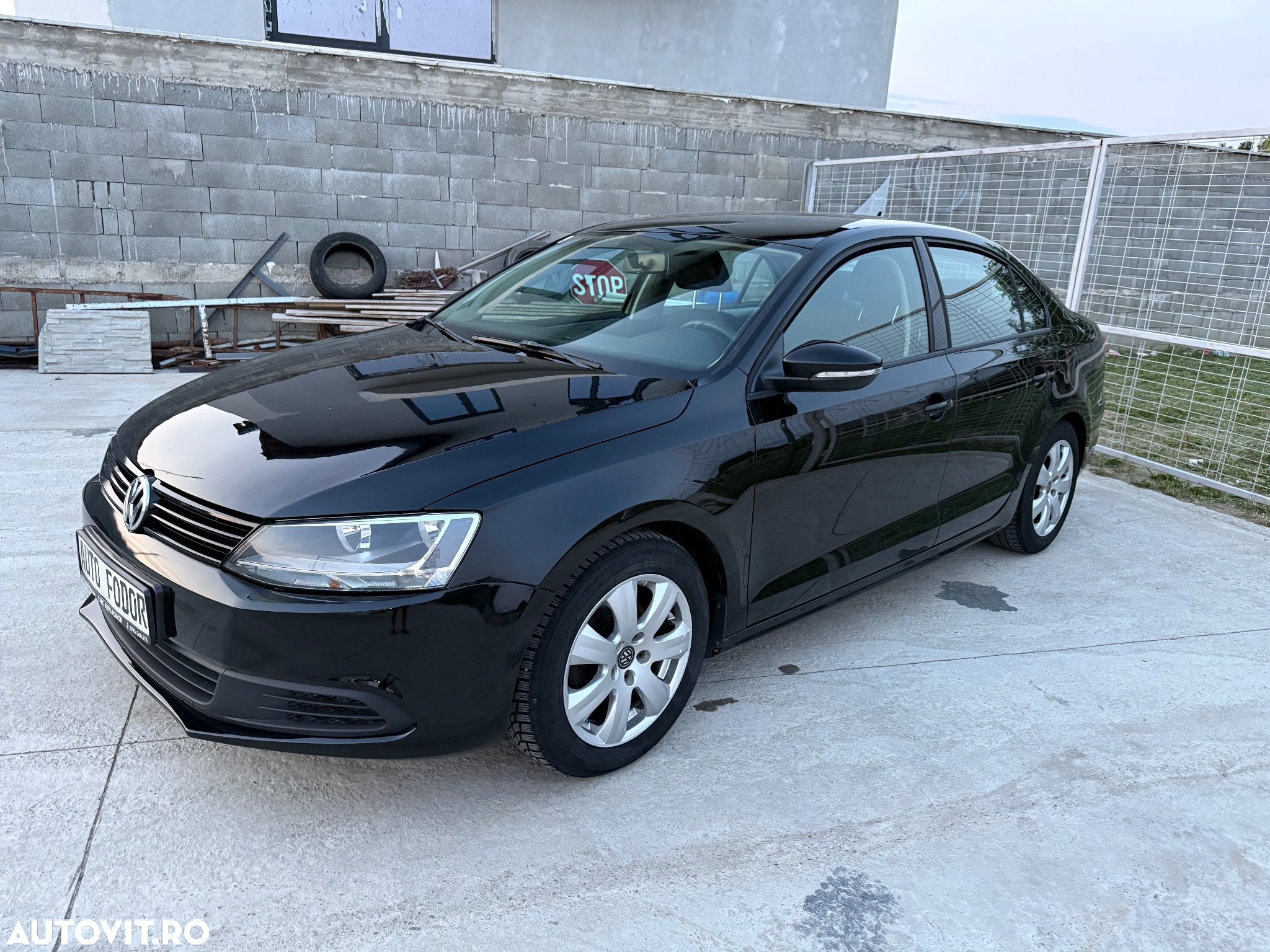 Volkswagen Jetta 1.6 TDI Blue Motion Technology Comfortline - 12