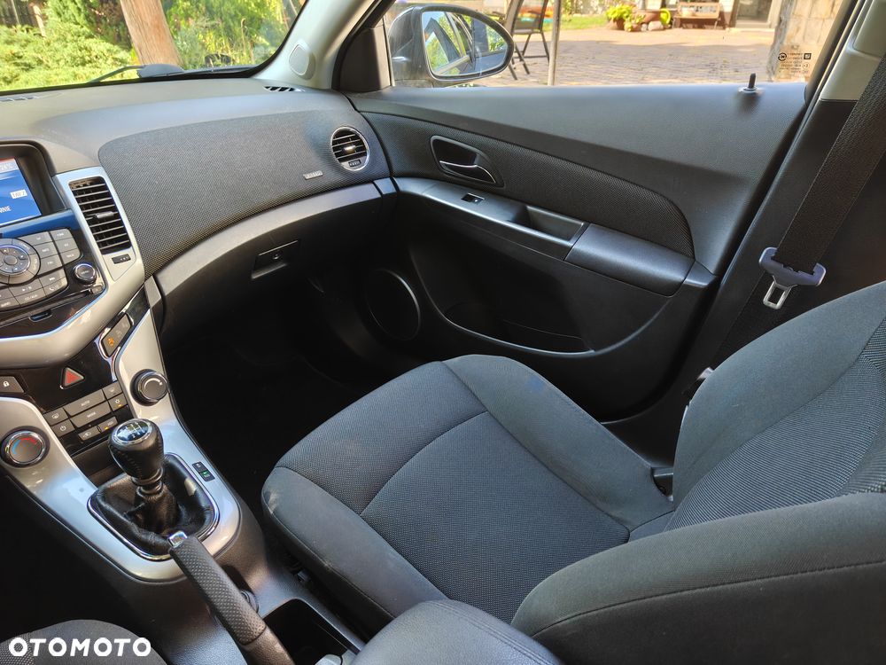 Chevrolet Cruze - 26