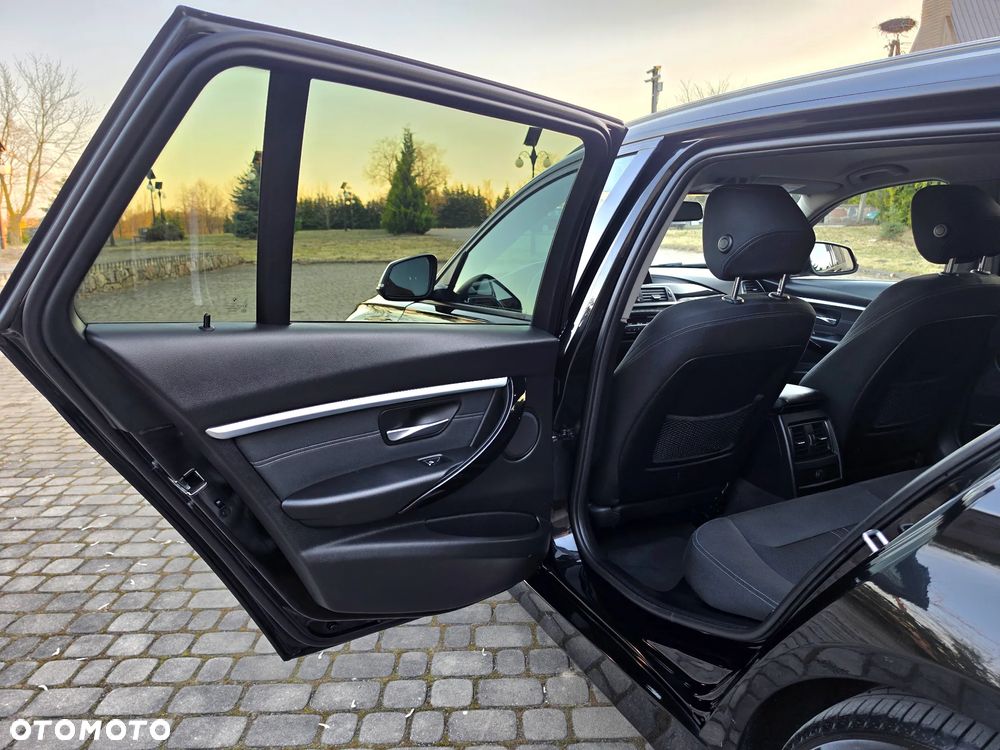 BMW Seria 3 318d Edition M Sport Shadow - 27