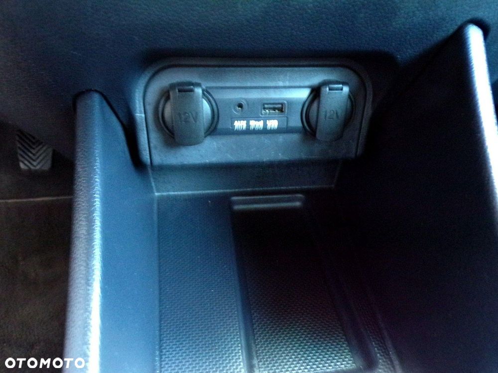Kia Rio - 23