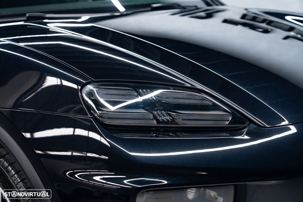 Porsche Macan Electric 4 - 6