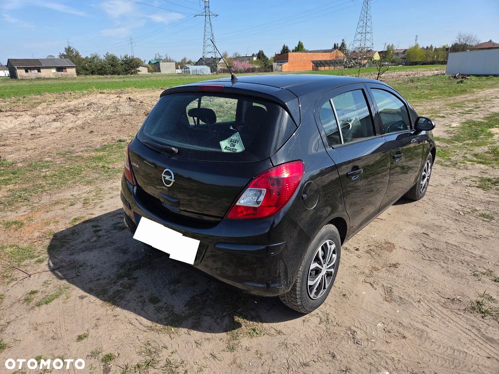 Opel Corsa 1.4 16V Cosmo - 3