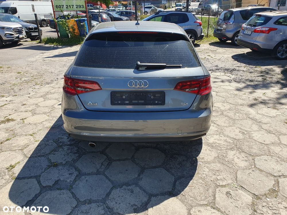 Audi A3 Sportback 1.6 TDI DPF Ambiente - 5