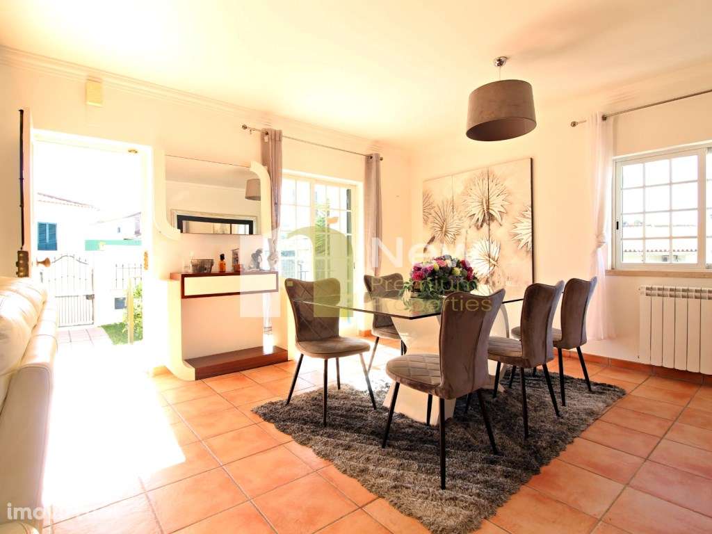 Moradia isolada com 600m2 de terreno com fantástica piscina - Grande imagem: 2/53