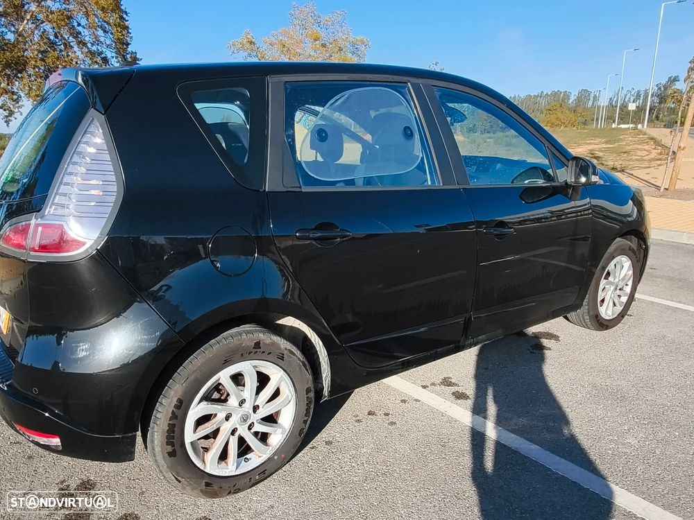 Renault Scénic 1.5 dCi Dynamique S - 4